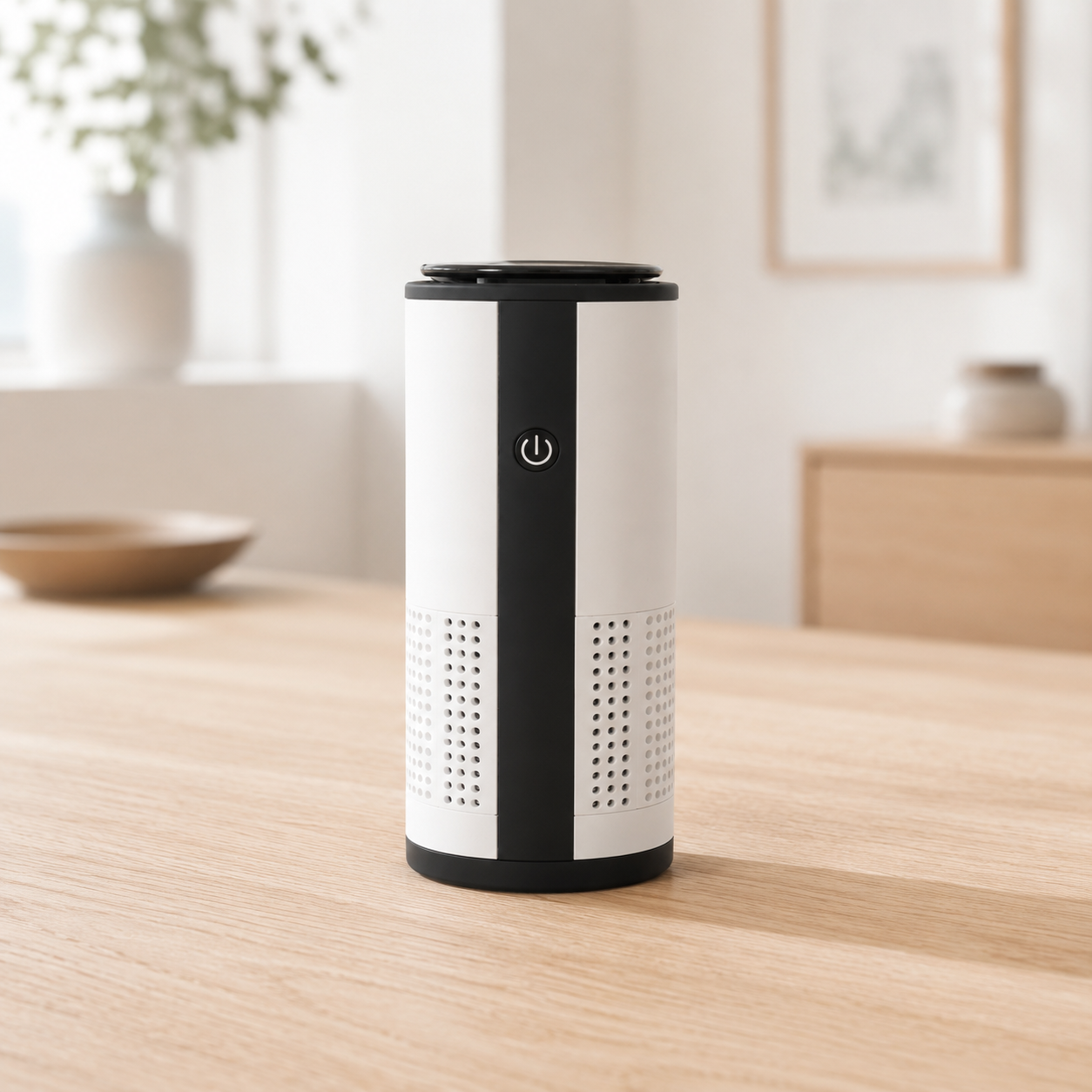 Ventra AirPure Mini på et lyst bord